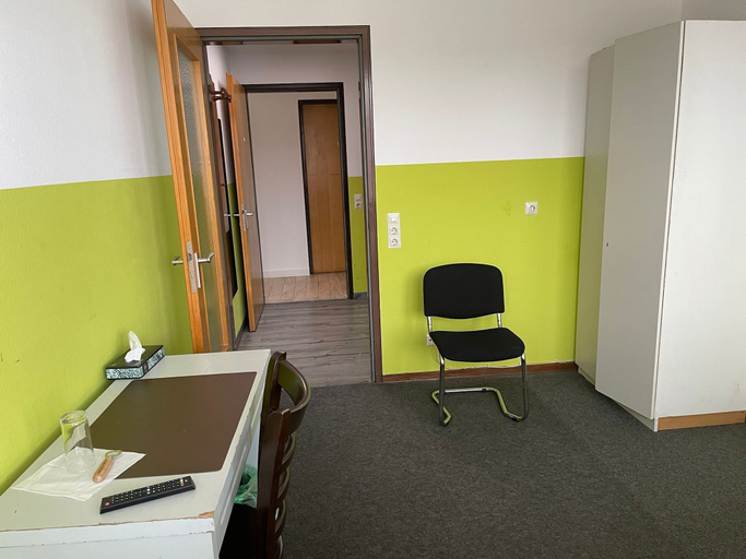 Room 5, Hotel RI, Esslingen