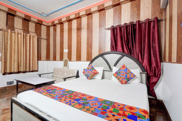 Room 5, Fabhotel Jyotish Bhawan, Faizabad