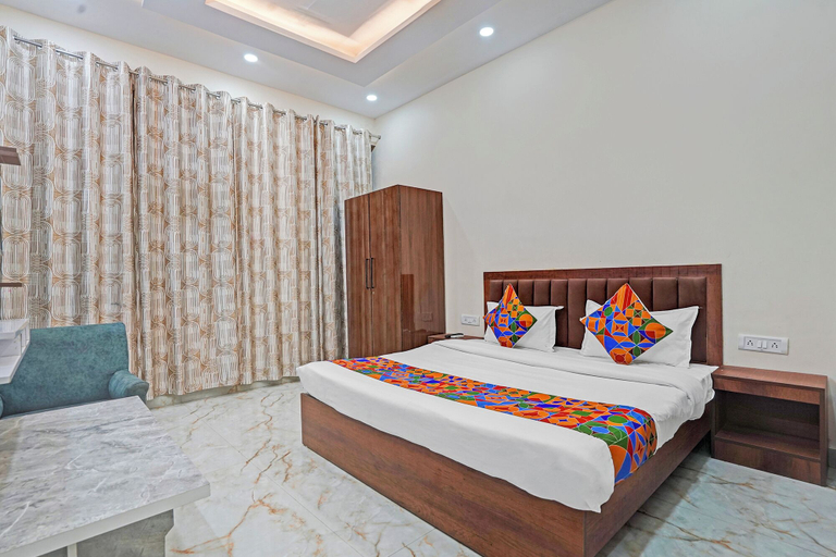 Room 3, Fabhotel Winsome Inn, Gautam Buddha Nagar