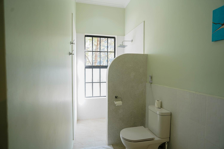 Bathroom 5, Kili Seasons Hotel, Meru
