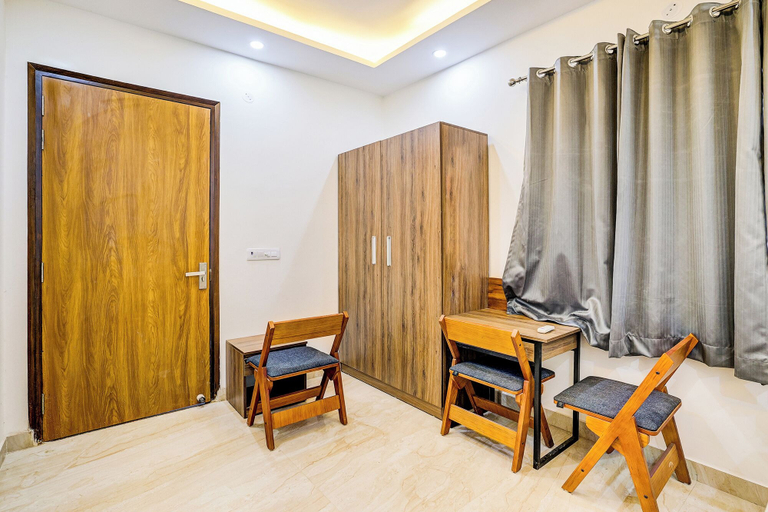 Room 2, FabHotel Expo Centre Inn- Nr. Sharda University Greater Noida, Gautam Buddha Nagar