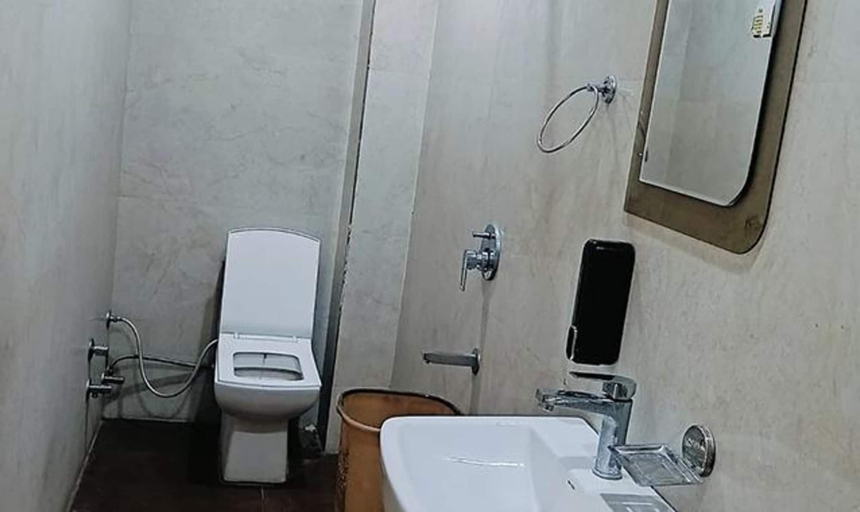 Bathroom 4, Fabhotel Nitya Executive, Pune