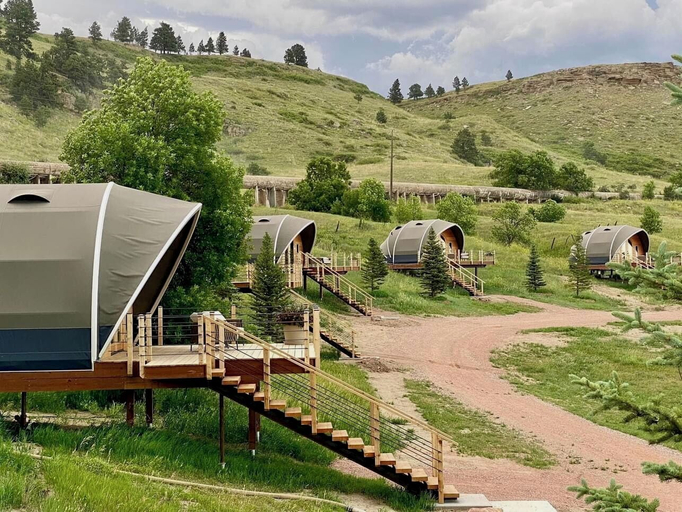 Exterior & Views 2, Shortgrass Resort, Butte