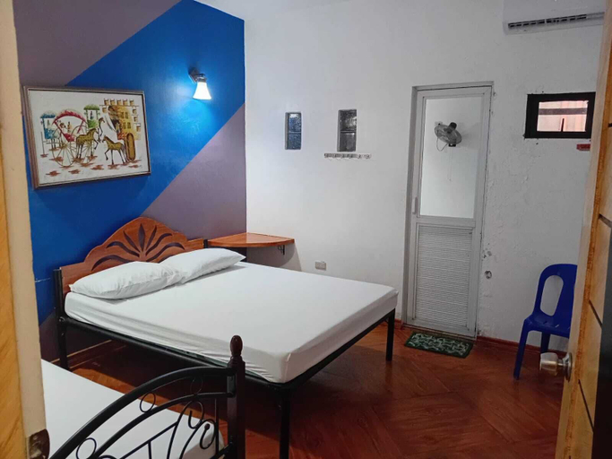 Room 3, oyo187 Rose Ros Place Budget HotelResort, Santo Tomas