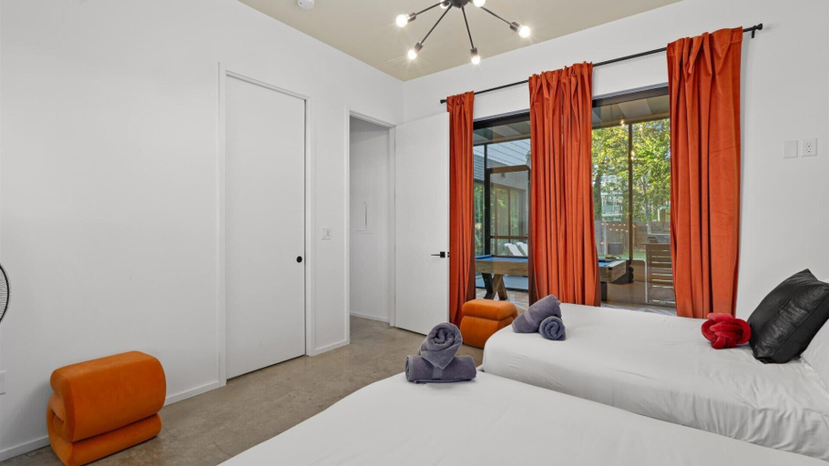 Interior 3, Luxury Group Retreat Near Rainey - Pool, Fire Pit, Travis