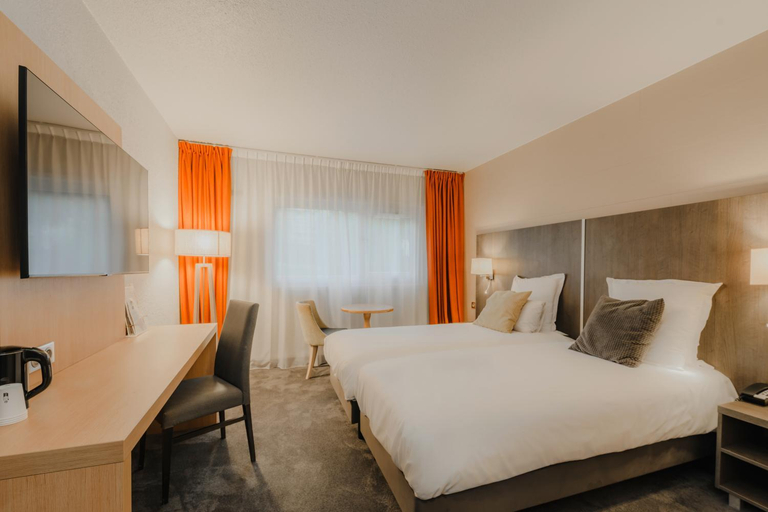 Bedroom 3, Hôtel Mercure Annecy Sud, Haute-Savoie