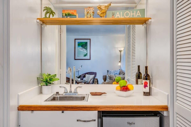 Bathroom 5, @ Marbella Lane - Breezy Studio@diamond Head Beach Hotel, Honolulu