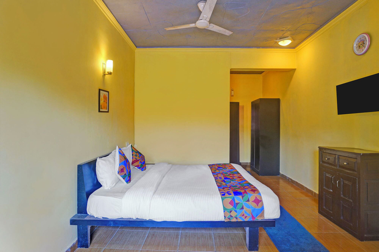 Room 5, Fabhotel Golden Horizon, North Goa