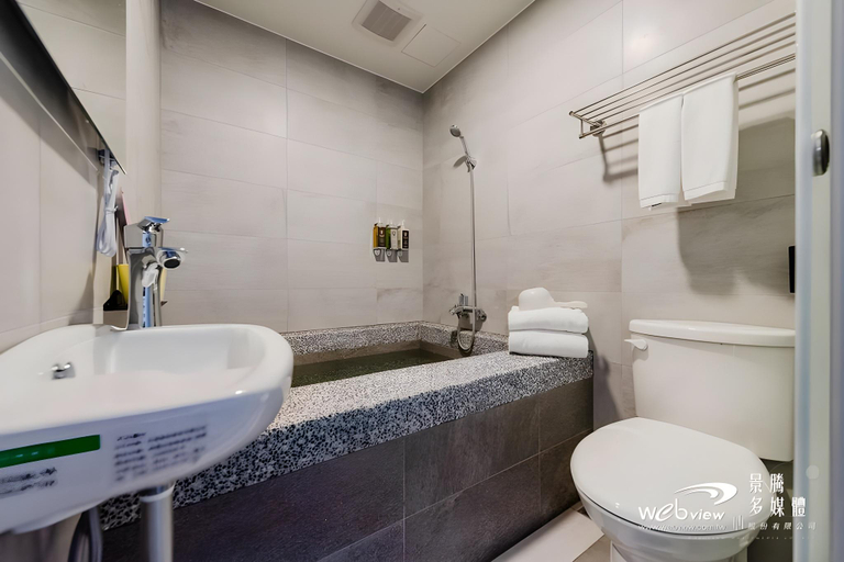 Bathroom 4, Prince Hotel, Yilan
