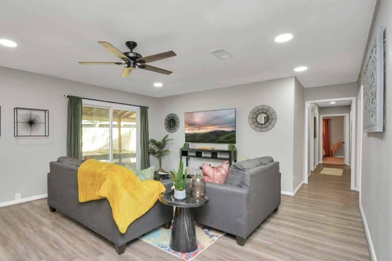 Living area 2, 4 BR Luxury Home in Friendswood, Brazoria