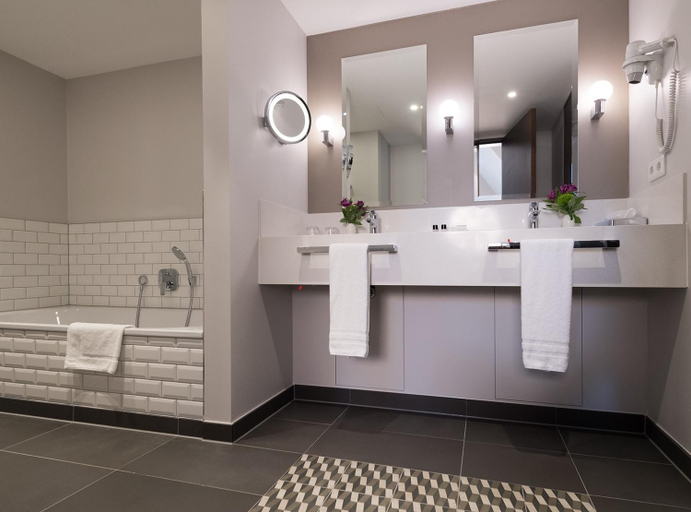 Bathroom 4, Hotel Am Fischmarkt, Wesel