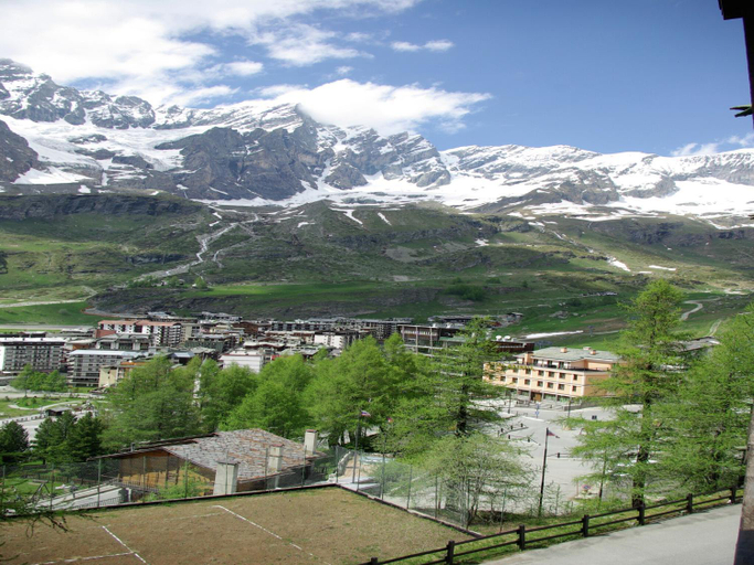 Others 5, Ski Retreat, Slopes of Cervinia, Aosta