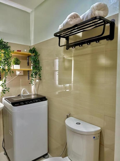 Bathroom, OYO 1182 El Spazzion Shore, Pasay City