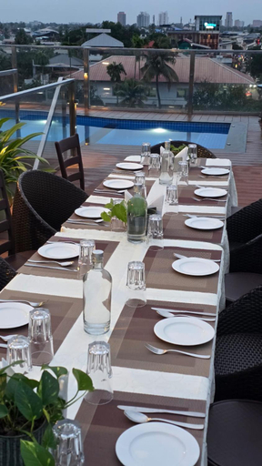 Food & Drinks 4, Q-White Crescent, Ernakulam