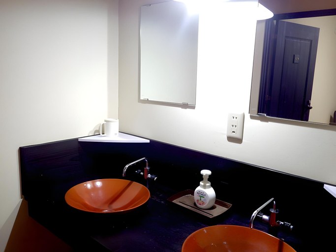 Bathroom, Kogyo Minshiku Kichibei Hotel, Takashima