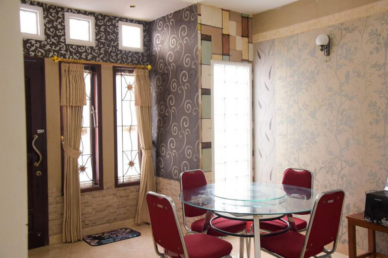 Others 5, RedDoorz near GOR Satria Purwokerto, Banyumas
