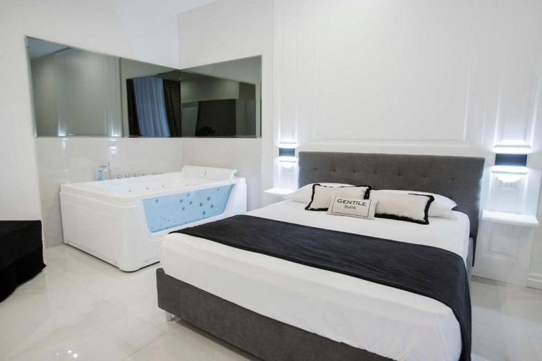 Bedroom 4, Gentile Suite, Napoli