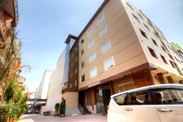 Exterior & Views