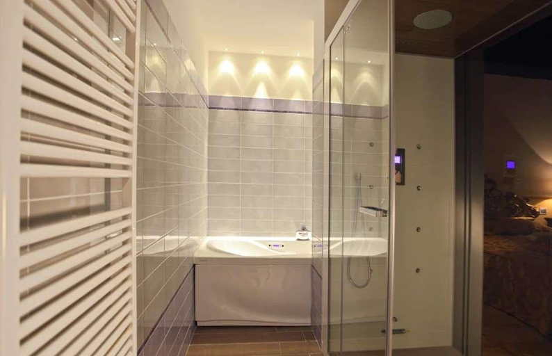 Bathroom 5, Grand Hotel Forlì, Forli' - Cesena