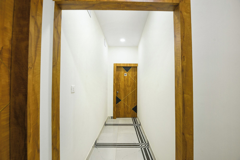 Lobby 4, Fabhotel Rubicon, Faridabad