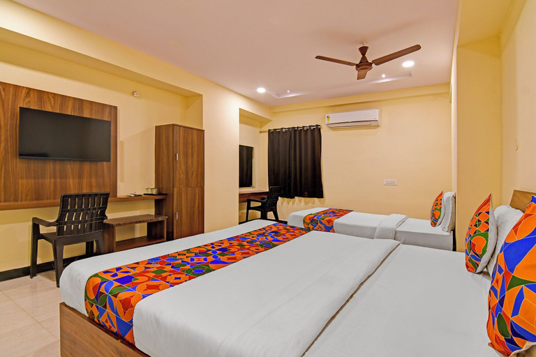 Room 4, Fabhotel Shree Mohan Palace, Visakhapatnam