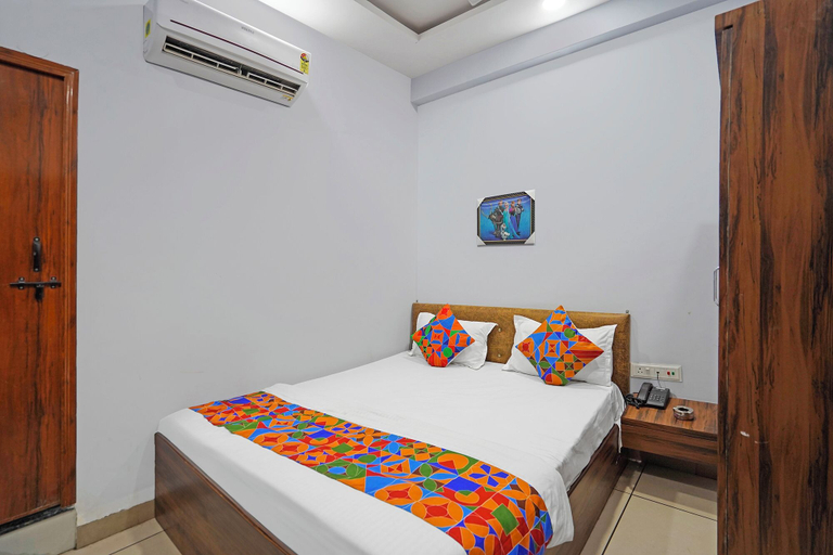 Room 4, Fabhotel Super Corridor, Indore