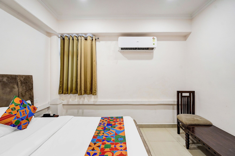 Room 5, Fabhotel Vista Inn, Kaushambi