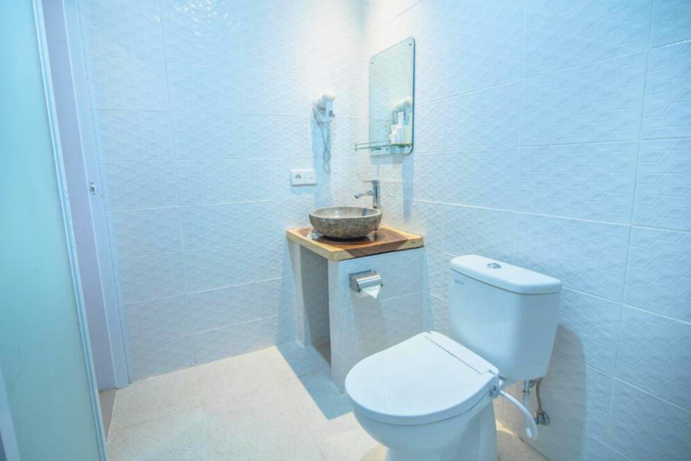 Bathroom 2, Beautiful 1 BR Superior Room Shared Pool REV24, Gianyar