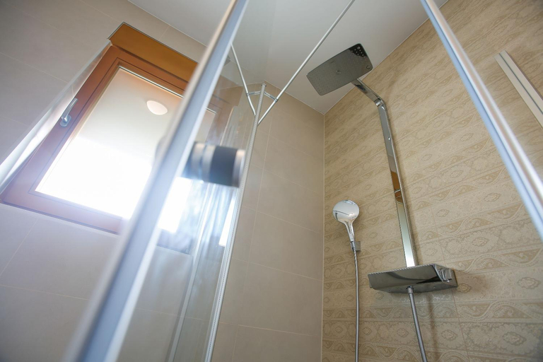 Bathroom 4, Apartments Poville Residence, Novi Vinodolski