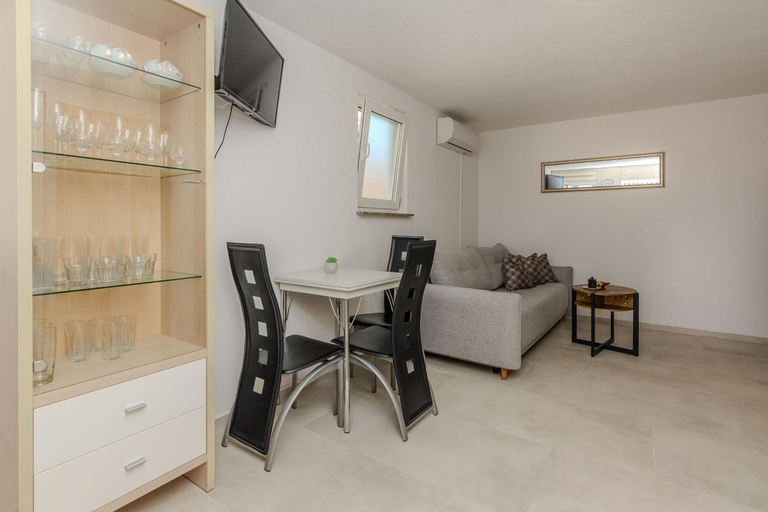 Others 3, Apartments by the sea Vir - 18523, Vir