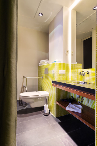 Bathroom 3, Hotel Chateaudun Opera, Paris