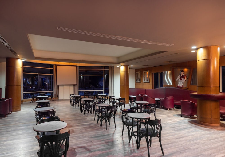 Food & Drinks 5, SRNTY Sea Reef, Safaja