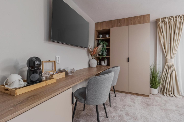 Others 4, Oasis Rooms, Oradea
