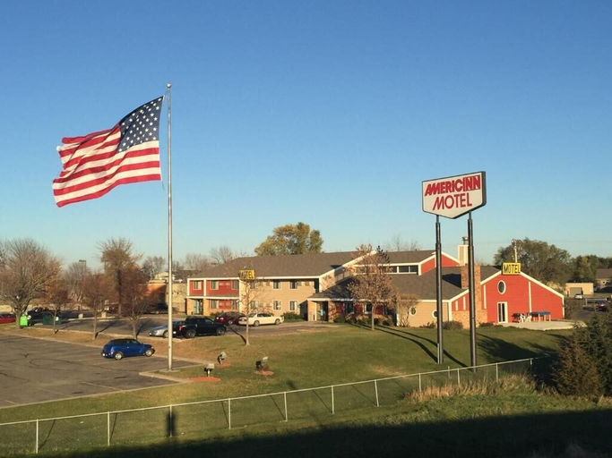 Exterior 3, Americinn, Wright