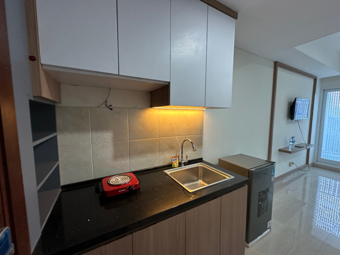 Others 4, Comfy and Warm Studio at Grand Sungkono Lagoon Apartment By Travelio, Surabaya