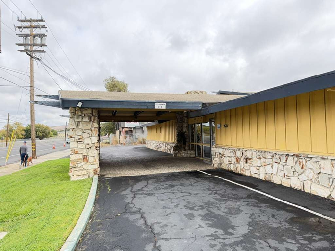 Front of property, Royal plams, Contra Costa
