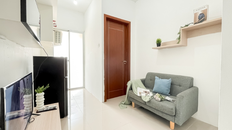 Others 2, White Tone 1BR at Vittoria Residence Apartment By Travelio, Jakarta Barat