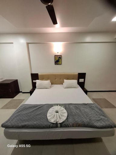 Bedroom 4, Hotel Pride Executive, Satara