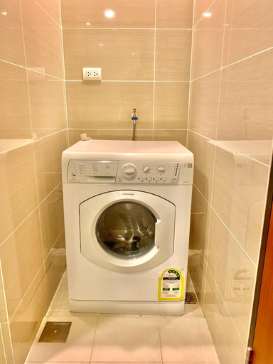 Bathroom 5, Bonifacio Global City Apartments, Taguig
