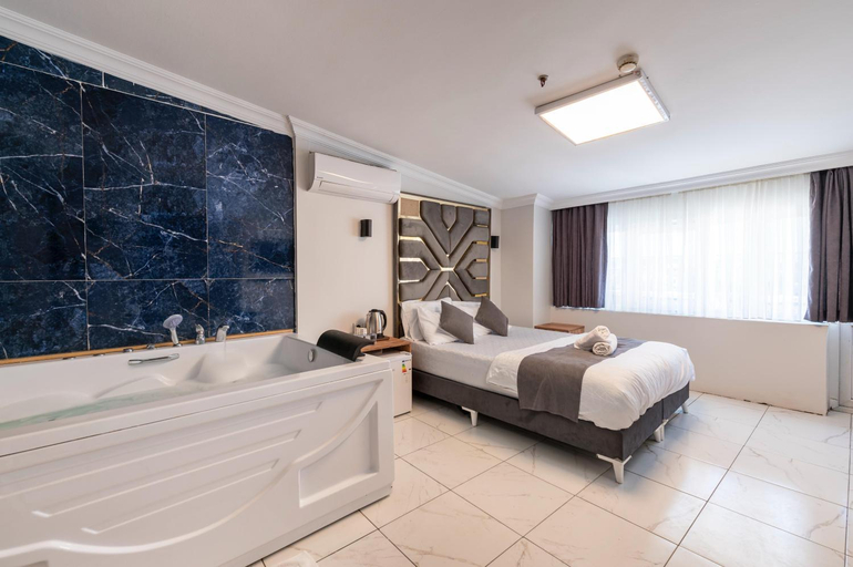 Bedroom 4, Highway 34 Hotel, Basaksehir