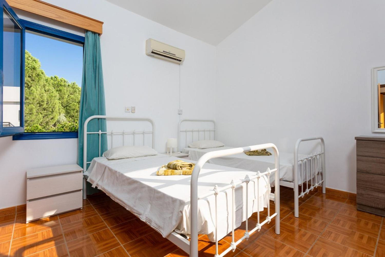 Others 4, Villa Charoula Tessera