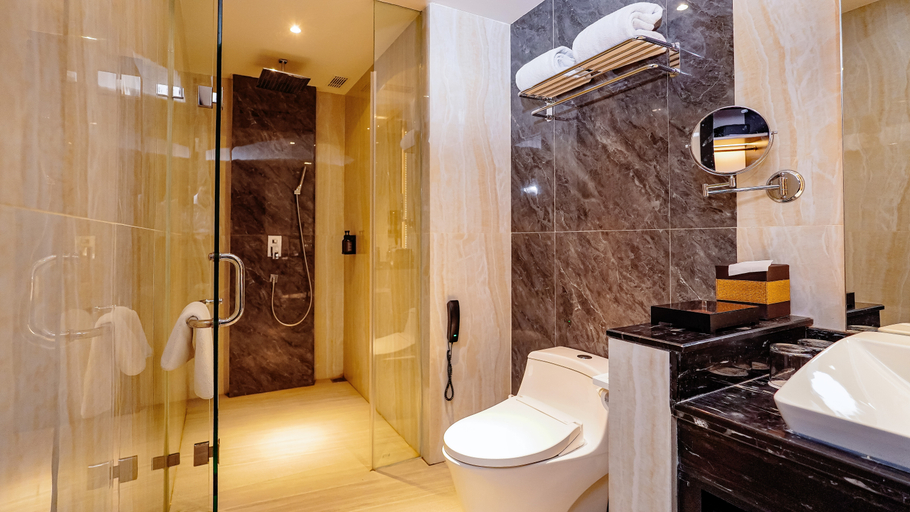 Bathroom, FUGO Hotel Samarinda, Samarinda