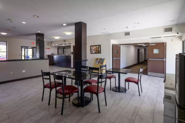 Food & Drinks, Clarion Pointe High Point, NC, Guilford