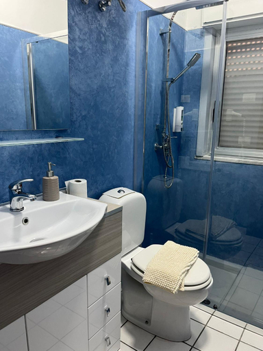 Bathroom 3, IG- "Talia Apartments", Messina