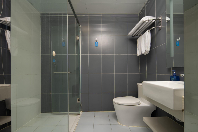 Bathroom 4, Hanting Hotel Guangyuan Cangxi Binjiang Road, Guangyuan