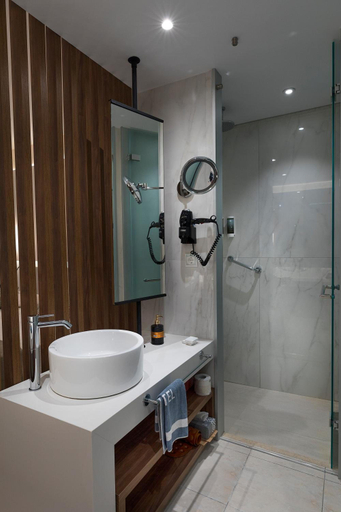 Bathroom 4, Calypso Beach, South Aegean