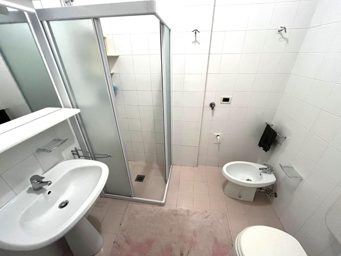 Bathroom, Terrace Apartment Near Beach, Venezia