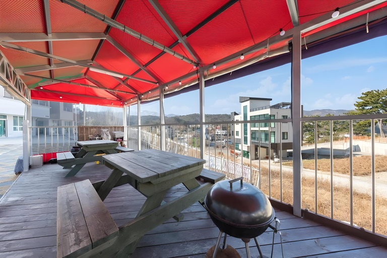 Others 4, Ilmare Pension, Samcheok