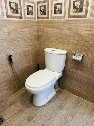Bathroom 5, Kandy IVY Banks Holiday Resort, K.F.G. & G. Korale