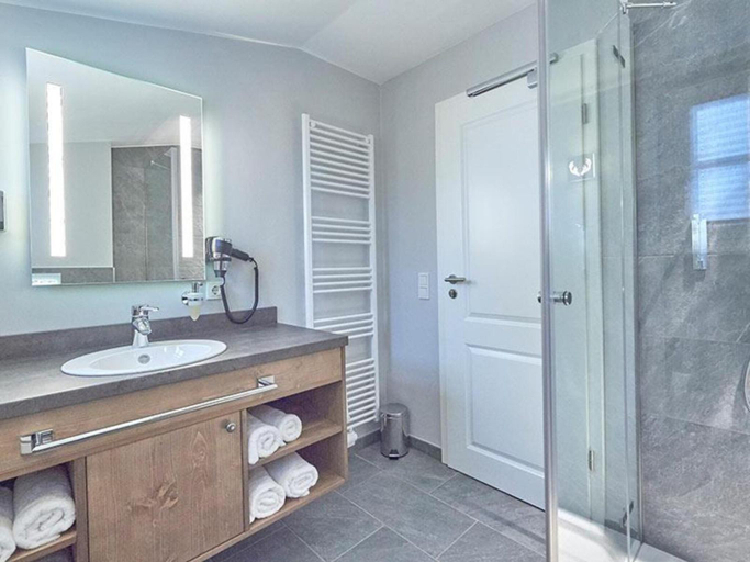 Bathroom 5, Semi-detached houses, turf house, Goslar
